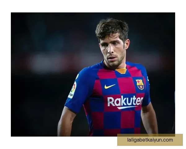 罗贝托国家队生涯回顾展现出其在比赛中的表现稳健与贡献价值